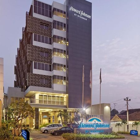 Howard Johnson By Wyndham Pekalongan Exteriér fotografie