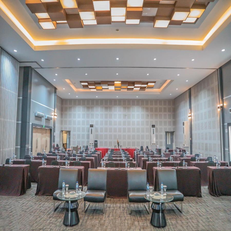 Howard Johnson By Wyndham Pekalongan Exteriér fotografie