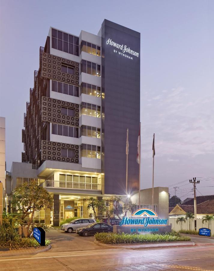 Howard Johnson By Wyndham Pekalongan Exteriér fotografie