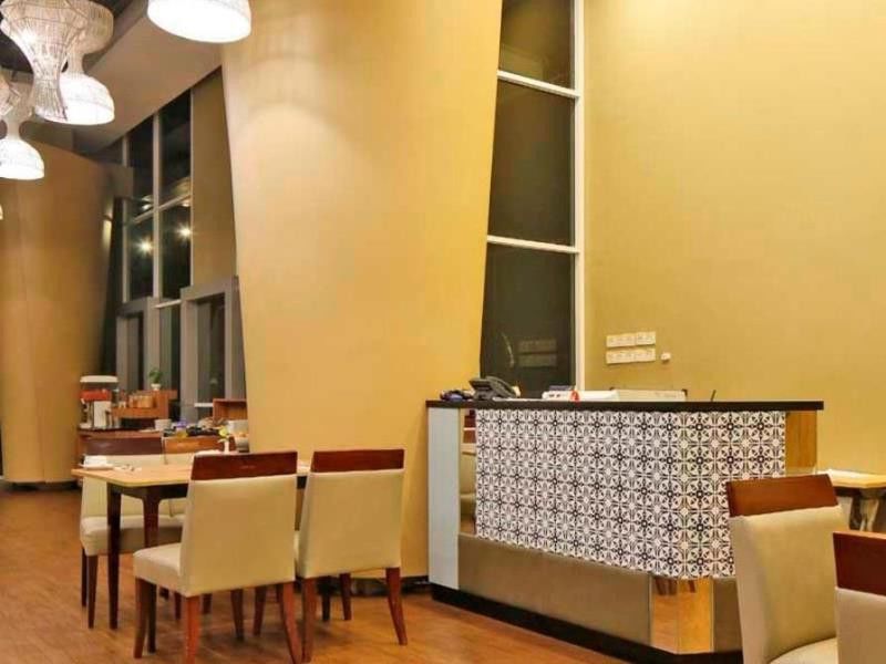 Howard Johnson By Wyndham Pekalongan Exteriér fotografie