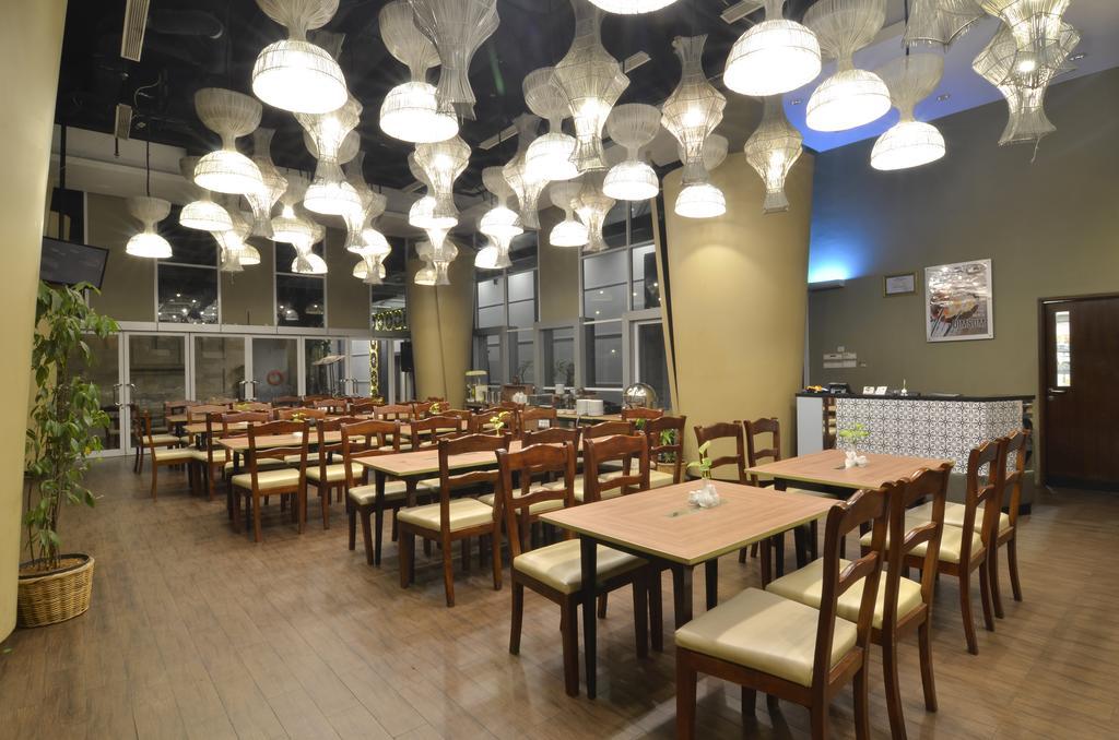 Howard Johnson By Wyndham Pekalongan Exteriér fotografie